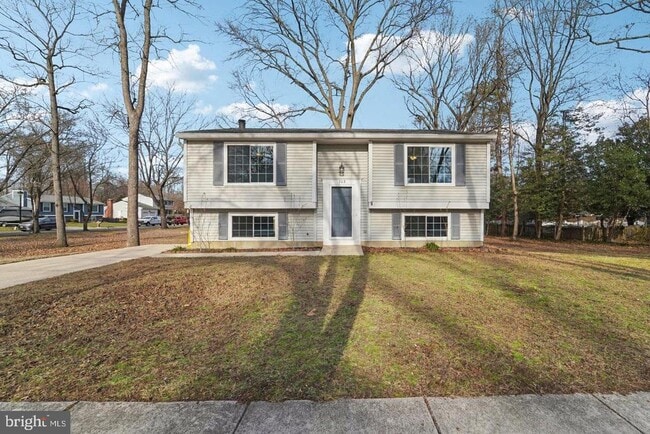 Building Photo - 308 Raussell Pl