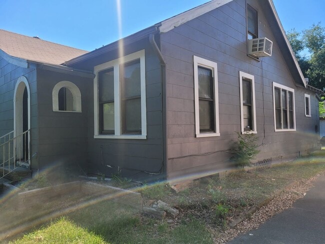Photo - Great Home in Procter St!