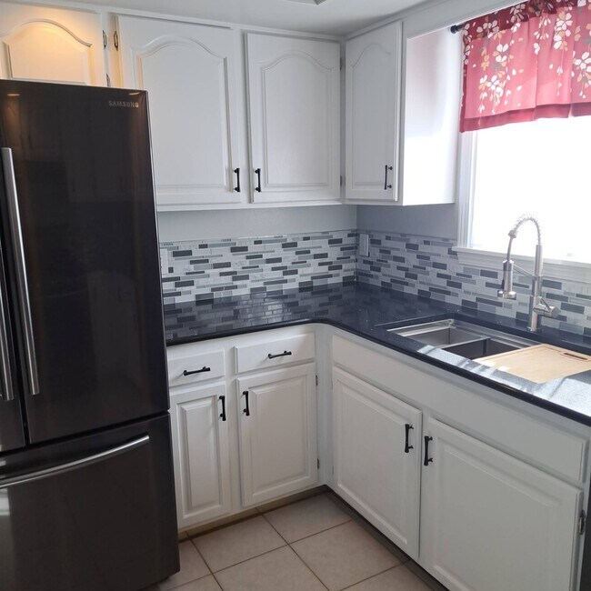 Photo - 2 Red Oak Dr