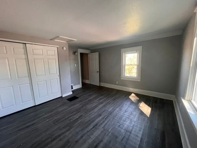 Photo - 3 Bedroom 1 Bath House in East Moline
