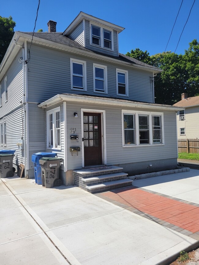 Building Photo - 178 Spruce St Unit #2 Rental