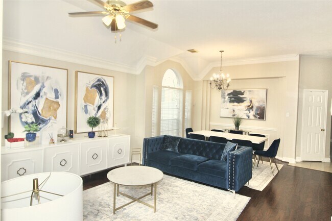 Photo - 1107 Woodley Bend