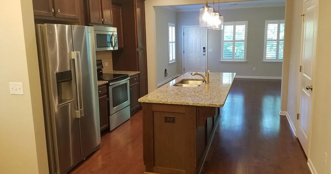 Photo - Modern End-Unit Townhome in Branch Creek –...