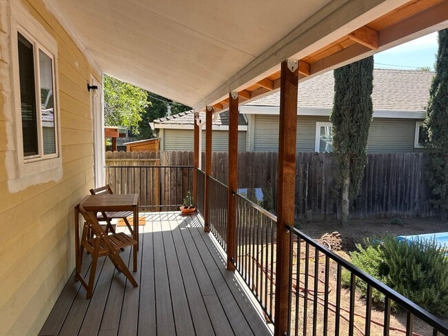 Photo - 3983 2nd Ave