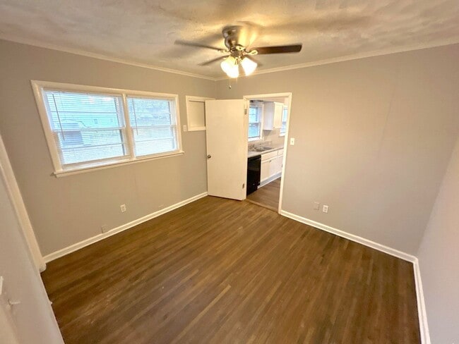 Photo - 3156 Clarendon Rd