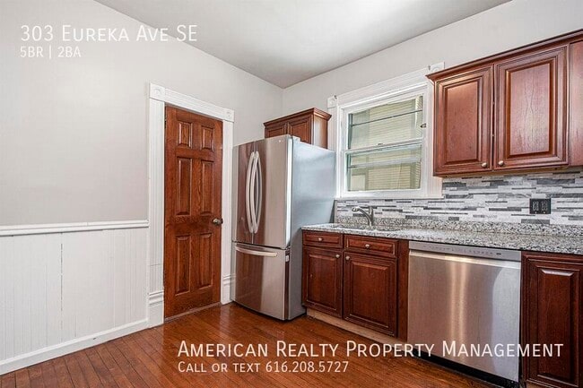 Photo - 303 Eureka Ave SE