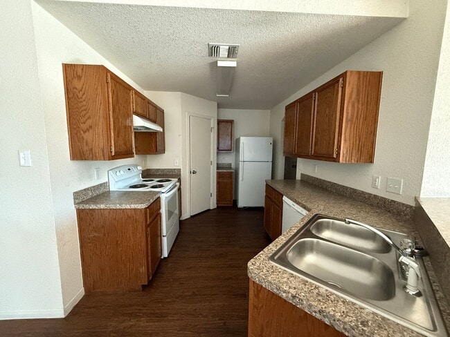 Photo - 4609 Waterproof Dr Unidad A