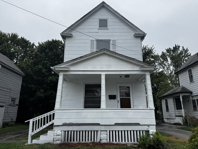 Building Photo - 365 Willis Ave Rental
