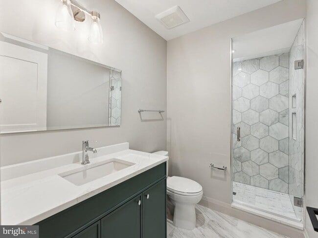 Building Photo - 1508 21st St NW Unit 3 Rental