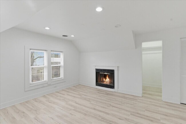 Photo - 2607 W Haddon Ave Unidad 3F