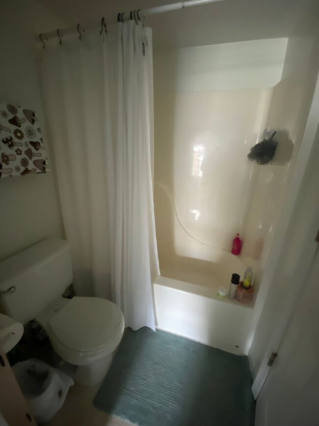 Unit D Private Bathrooms in Every Bedroom