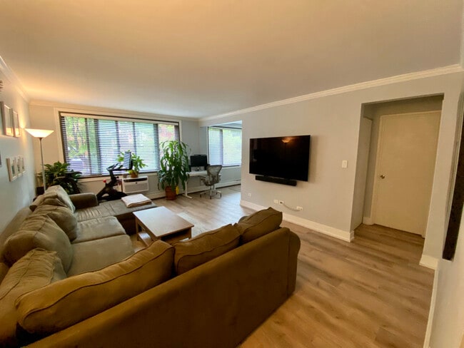 Building Photo - 644 W Arlington Pl Unit 2A