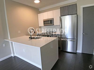 Building Photo - 2 bedroom in Boston MA 02131 Rental