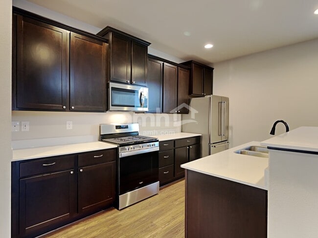 Photo - 306 Holdener Ln N