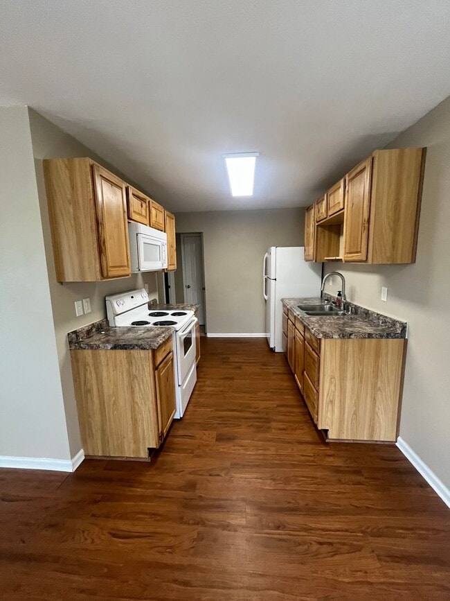 Photo - 1640 E Gibbs Ave Apartment Unit 1