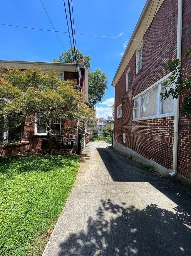 Photo - KENNESAW_AVE_655 Unit 3