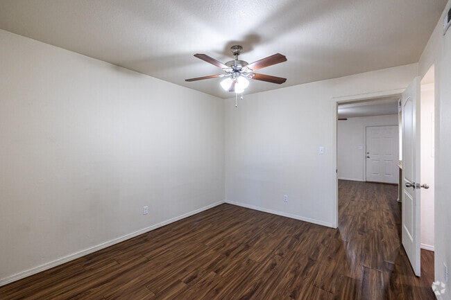 1BR, 1BA - 640SF - Bedroom - Pavilion Place Apartments, LLC