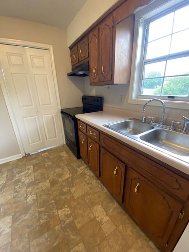 Photo - 1/2 off 1st months rent