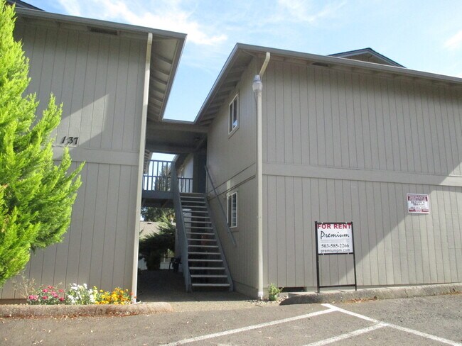 Photo - Cozy One Bedroom Apartment in the Heart of South Salem Unit 113D