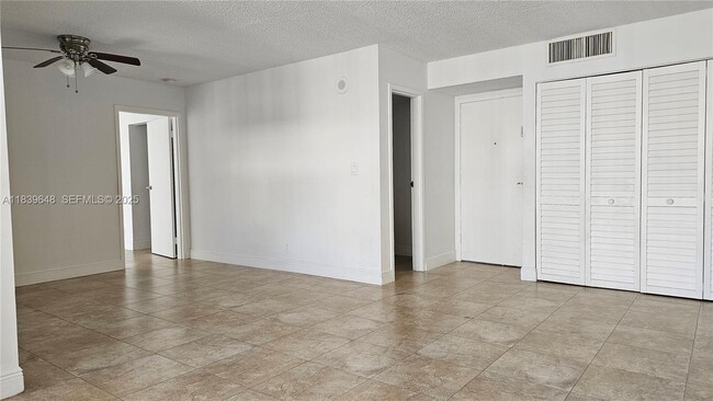 Building Photo - 17021 N Bay Rd Unit 710