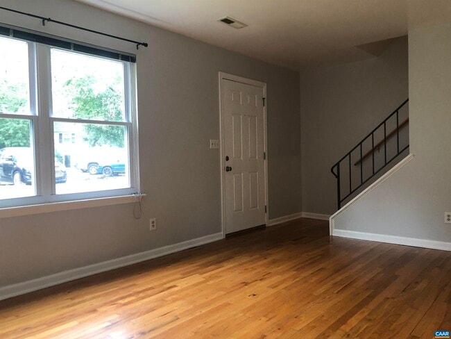 Photo - 206 Greentree Park