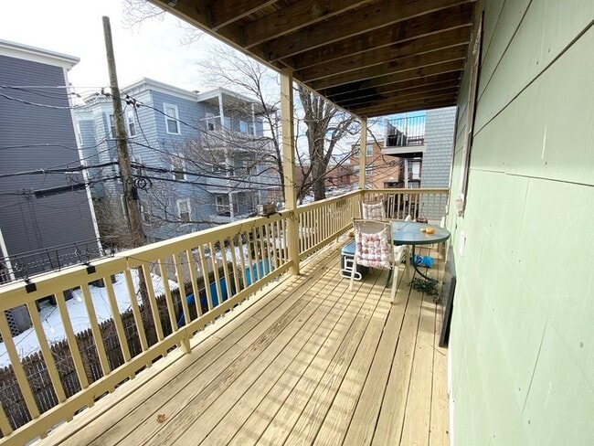 Photo - 24 Willis St Unit uni2 4-bed 1 bath