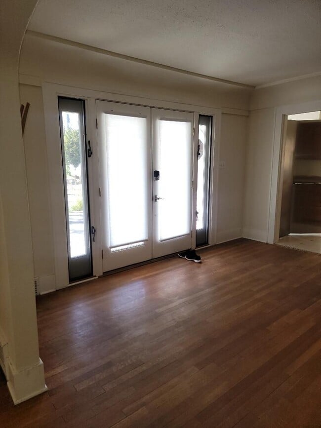 Photo - Beautiful Craftsman-style 3 bedroom, 2 bath home (1632 sq ft)  near Lake Steilacoom PLUS studio c...