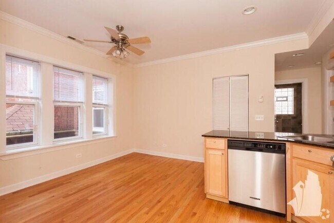 Building Photo - 2 bedroom in Chicago IL 60657 Unit 3254-GDN Rental