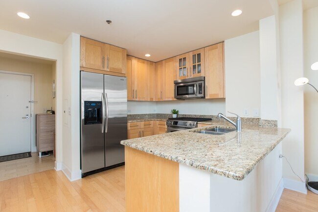 Photo - 1125 Maxwell Ln Unit 707