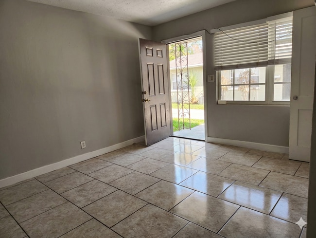 Photo - 212 E Drury Ave