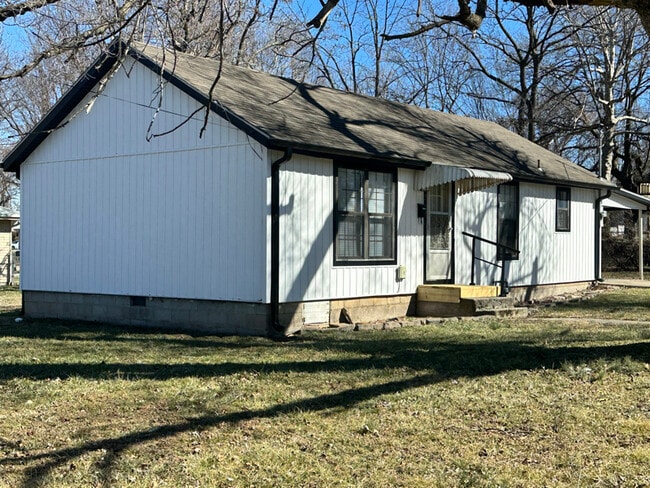 Photo - 217 W Logan St