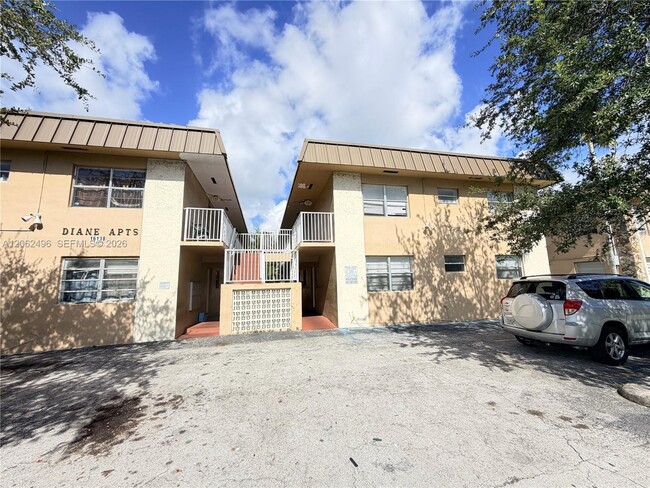 Building Photo - 16118 NE 21st Ave Unit 3