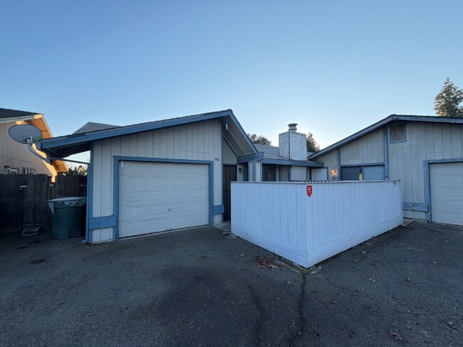 Photo - North Merced Near the college-Spacious 2-Bedroom Duplex Retreat: Modern Comfort with 2 Full Baths...