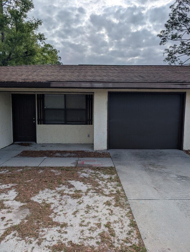 Photo - 371 NW Lake City Ave