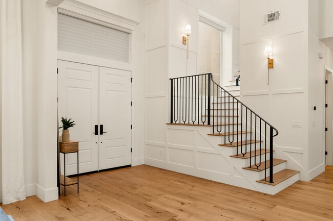 Photo - 1620 Winchester Way