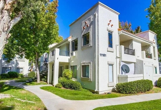 Building Photo - 11161 Camino Ruiz Unit 44