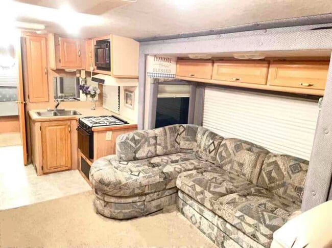 Photo - 1497 1/2 E Bayshore Rd