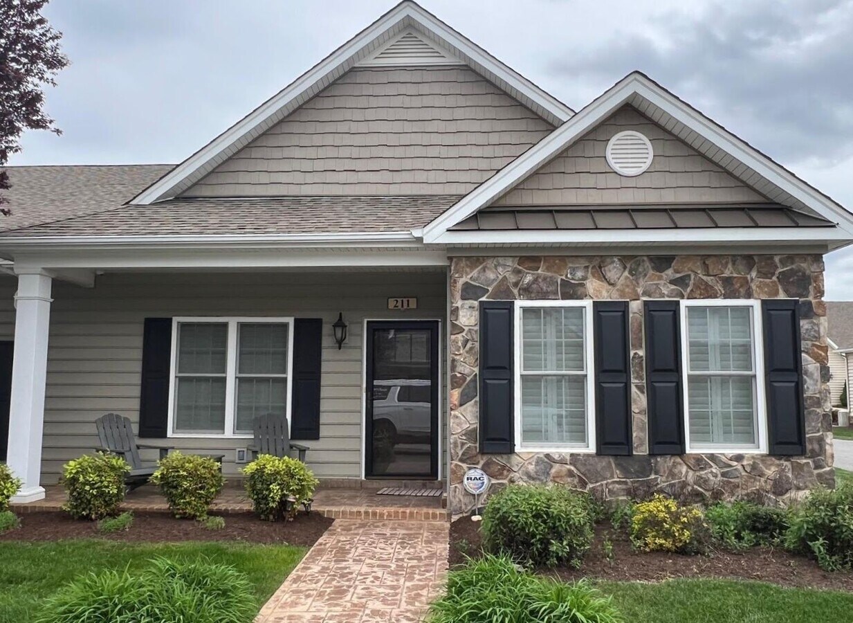 3 Bedroom Home in Cornerstone - 3 Bedroom Home in Cornerstone