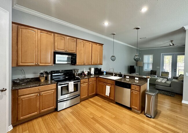 Photo - 210 S New Jersey Ave