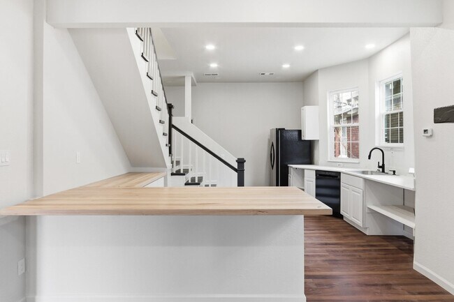 Photo - 69 N Tucker St Unit 71