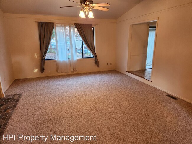 Photo - 5 br, 2.5 bath House - 243 Folia Ct