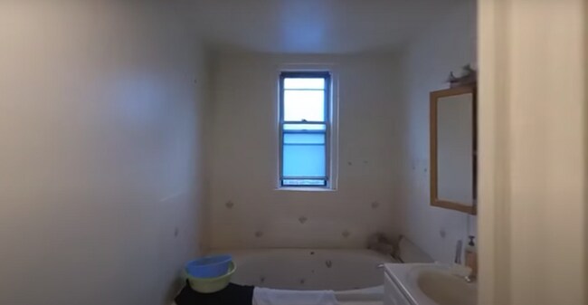 Photo - 121 Longwood Ave Unidad 2