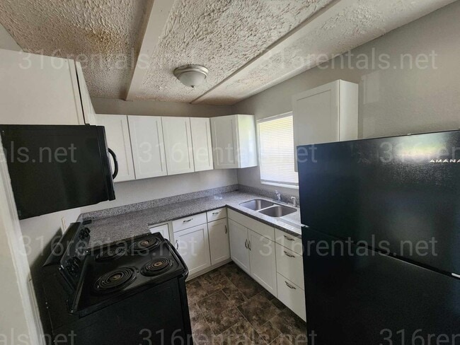Photo - $899 - 3 bedroom / 1 bathroom - Single Family Home