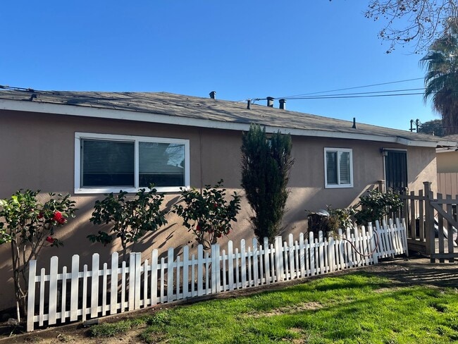 Building Photo - 226-228 Oakland Avenue Unit 226