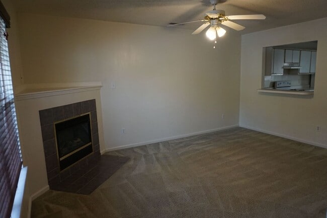 Photo - 2 Bedroom 2.5 Bathroom Townhome located in Marsh Oaks