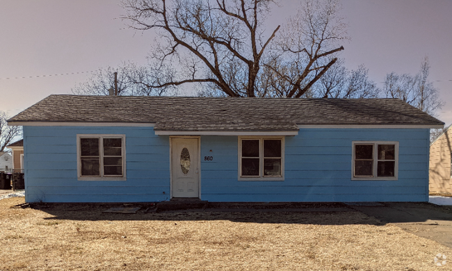 Building Photo - 860 Navaho Ave Rental