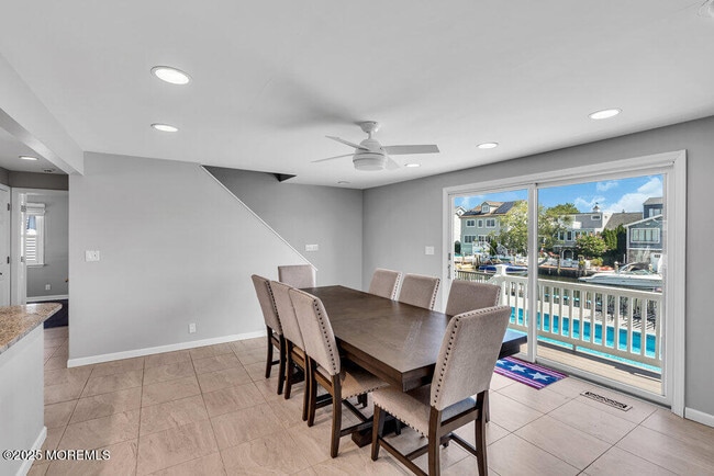 Photo - 1648 Center St