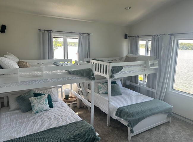 Photo - Stunning Lakefront Home