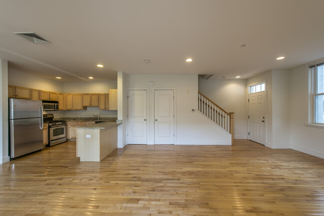 Building Photo - 160 2nd St Unit L-01 Rental