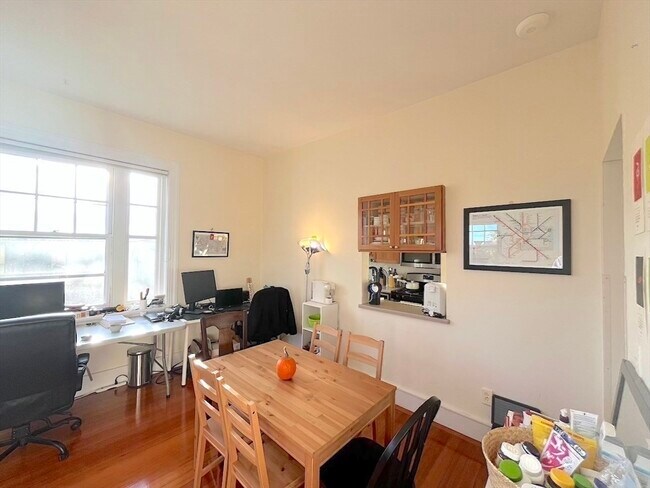 Photo - 371 Harvard St Unidad 3C